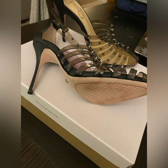 Size 9 smoke color Jessica Simpson heel - Picture 4 of 5